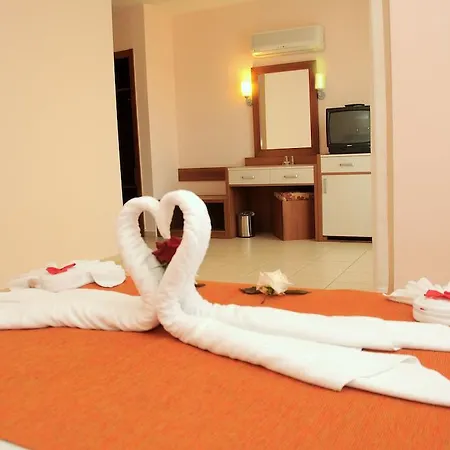 Aral Hotel Side 3*
