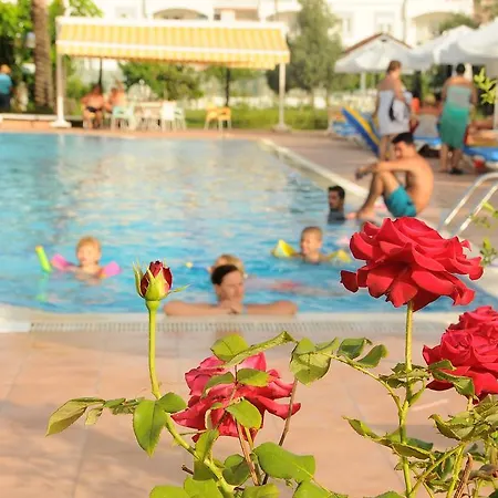 Aral Hotel Side