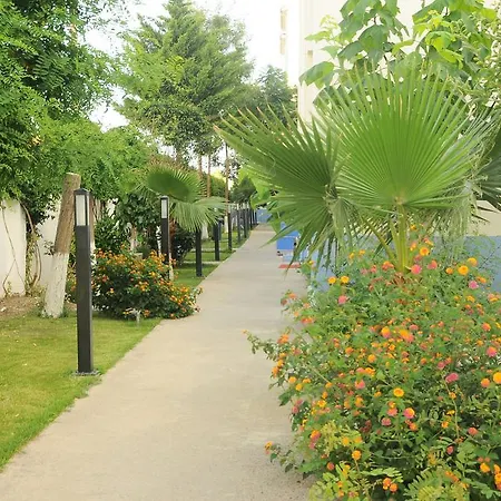 Aral Hotel Side